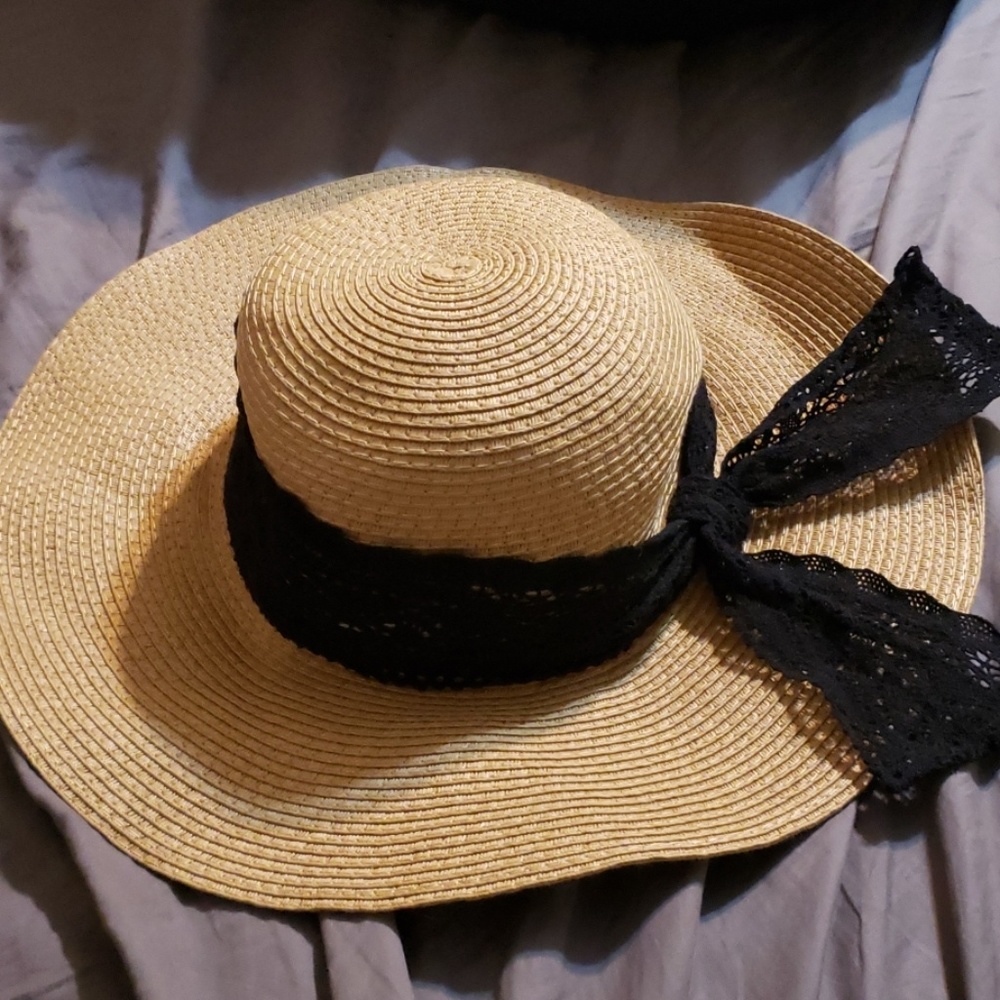 Floppy hat